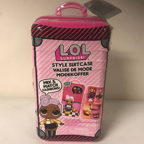 L.O.L. Surprise! Style Suitcase Electronic Playset - D.J. - Picture 5 of 9